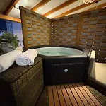 Sun Tower Ξενοδοχείο με διαμερίσματα 4*